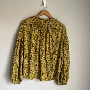 Moussy floral puff sleeves blouse